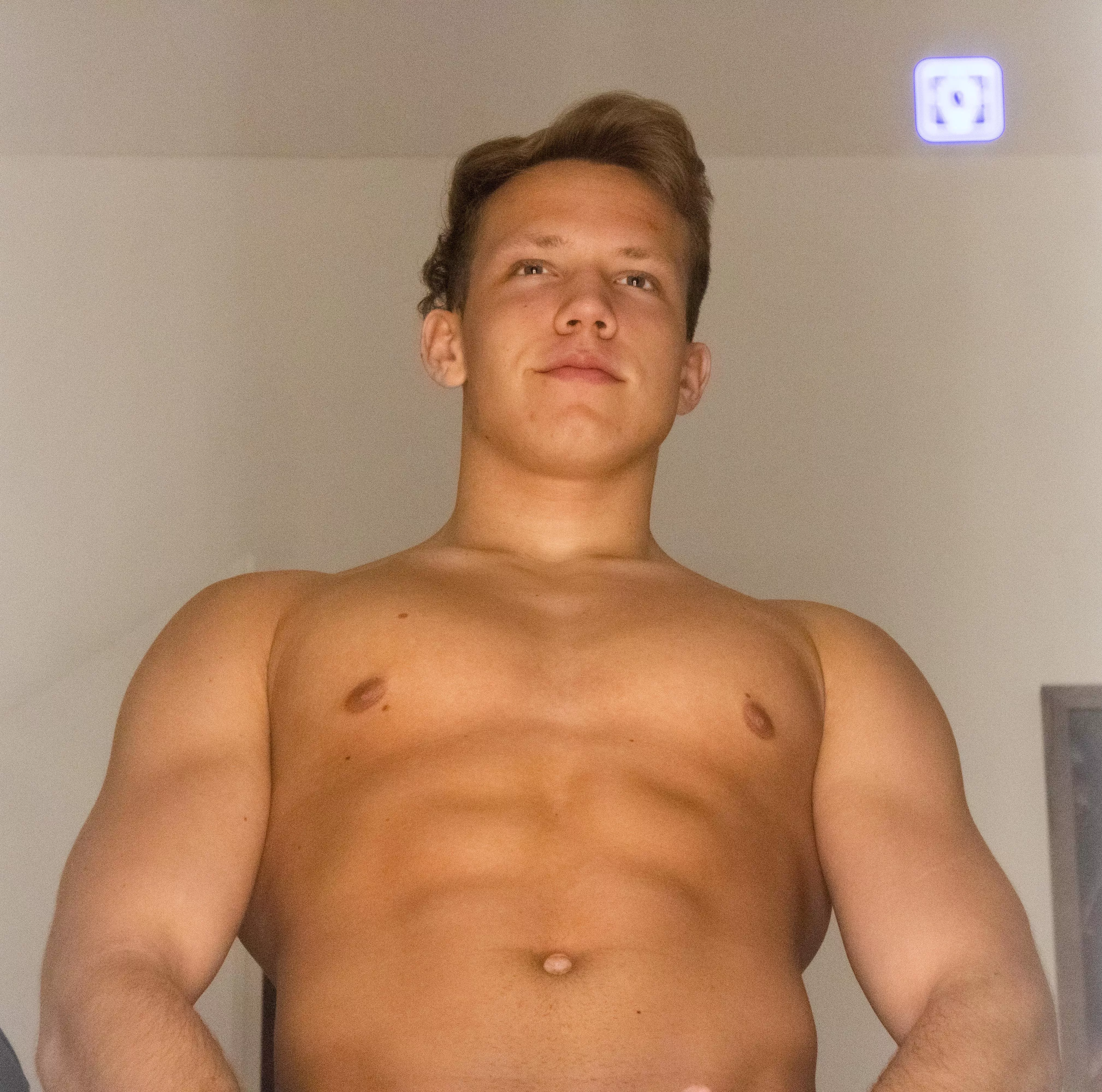 Im hot, you‘re hot. Why not together?👀🔥 posted by Henry3182