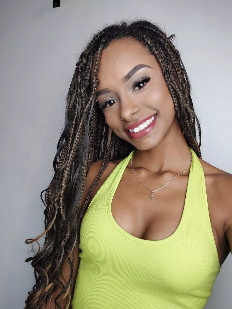 I'm not just a pretty face, I'm the whole package and then some. posted by eududarosa