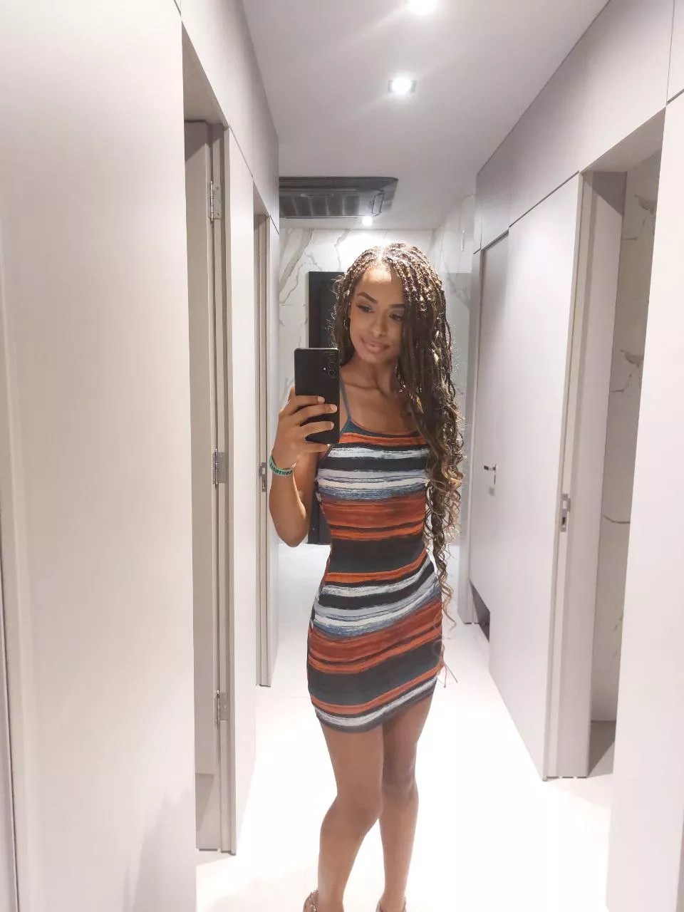 I'm the kind of woman who can make you believe in magic. posted by eududarosa