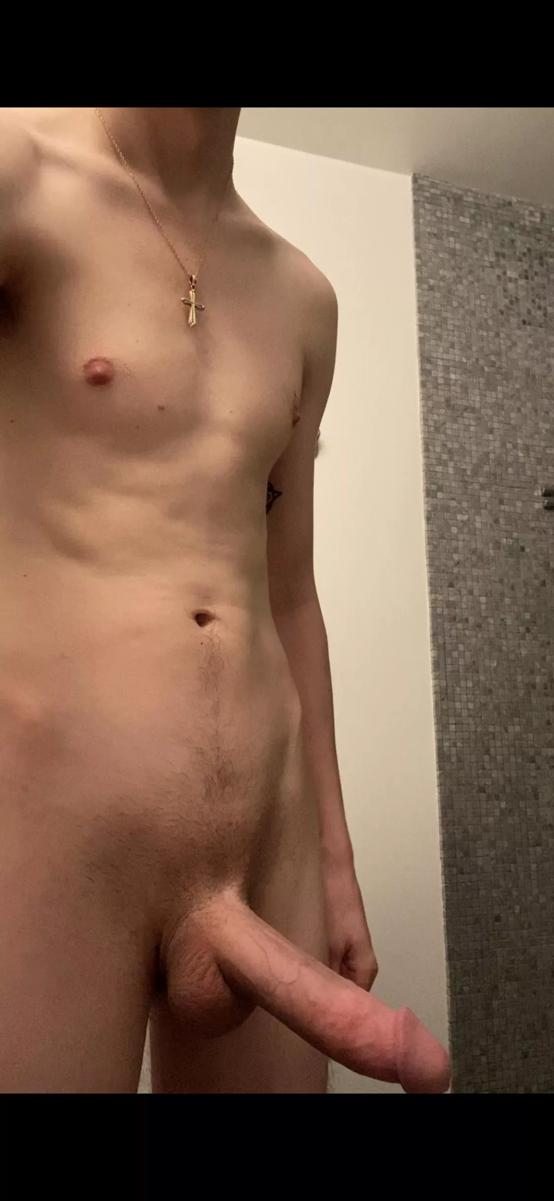 Its too big for the picture posted by Handsomehorsecock