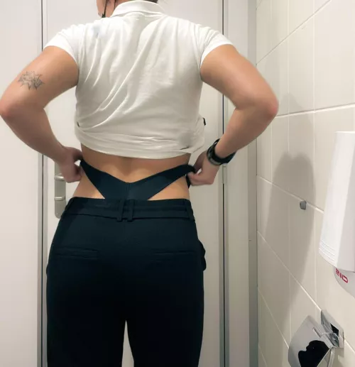 Just a casual friday whaletail at work by LexaWylde