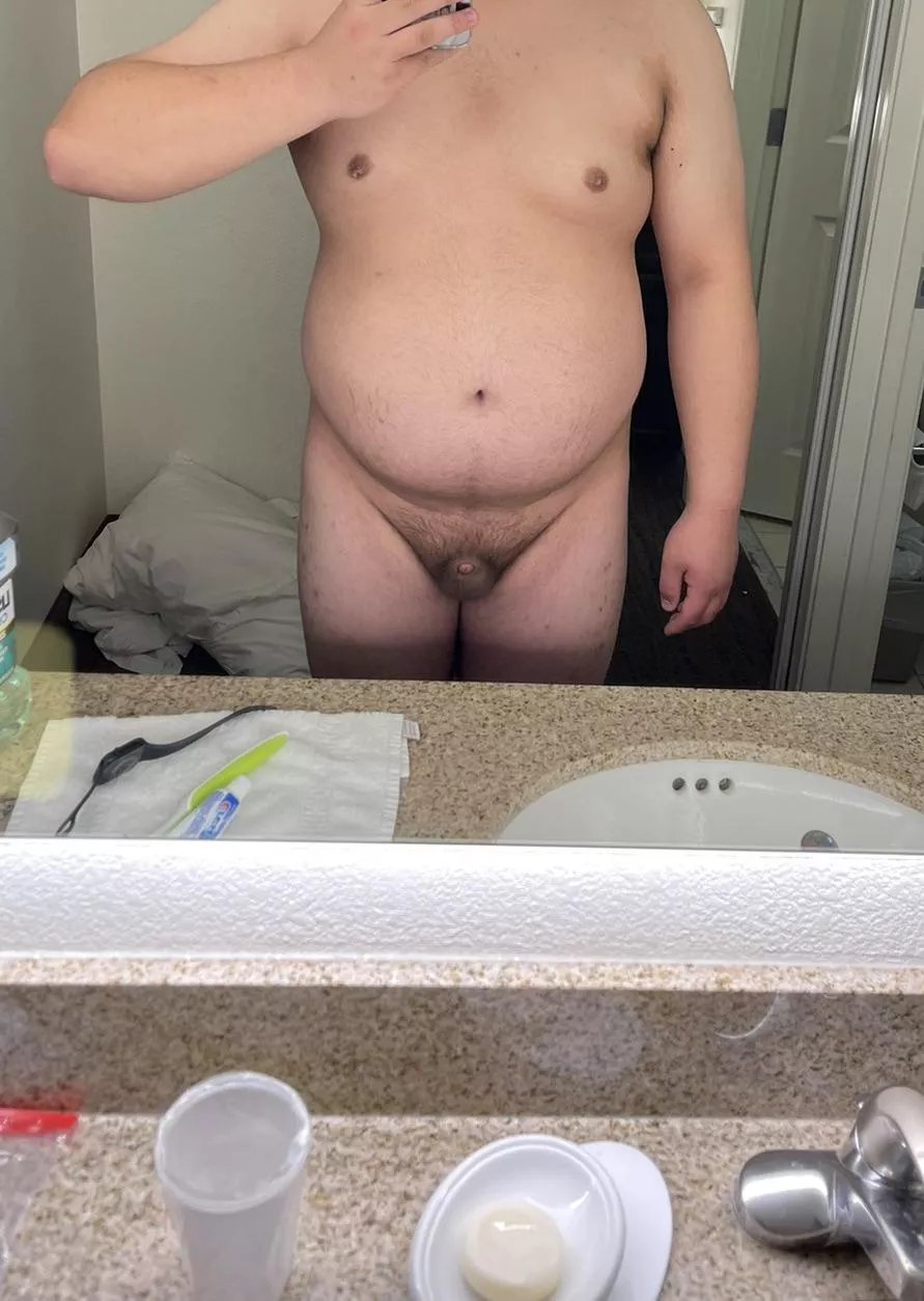 just chilling at a hotel posted by aaaqqqppp