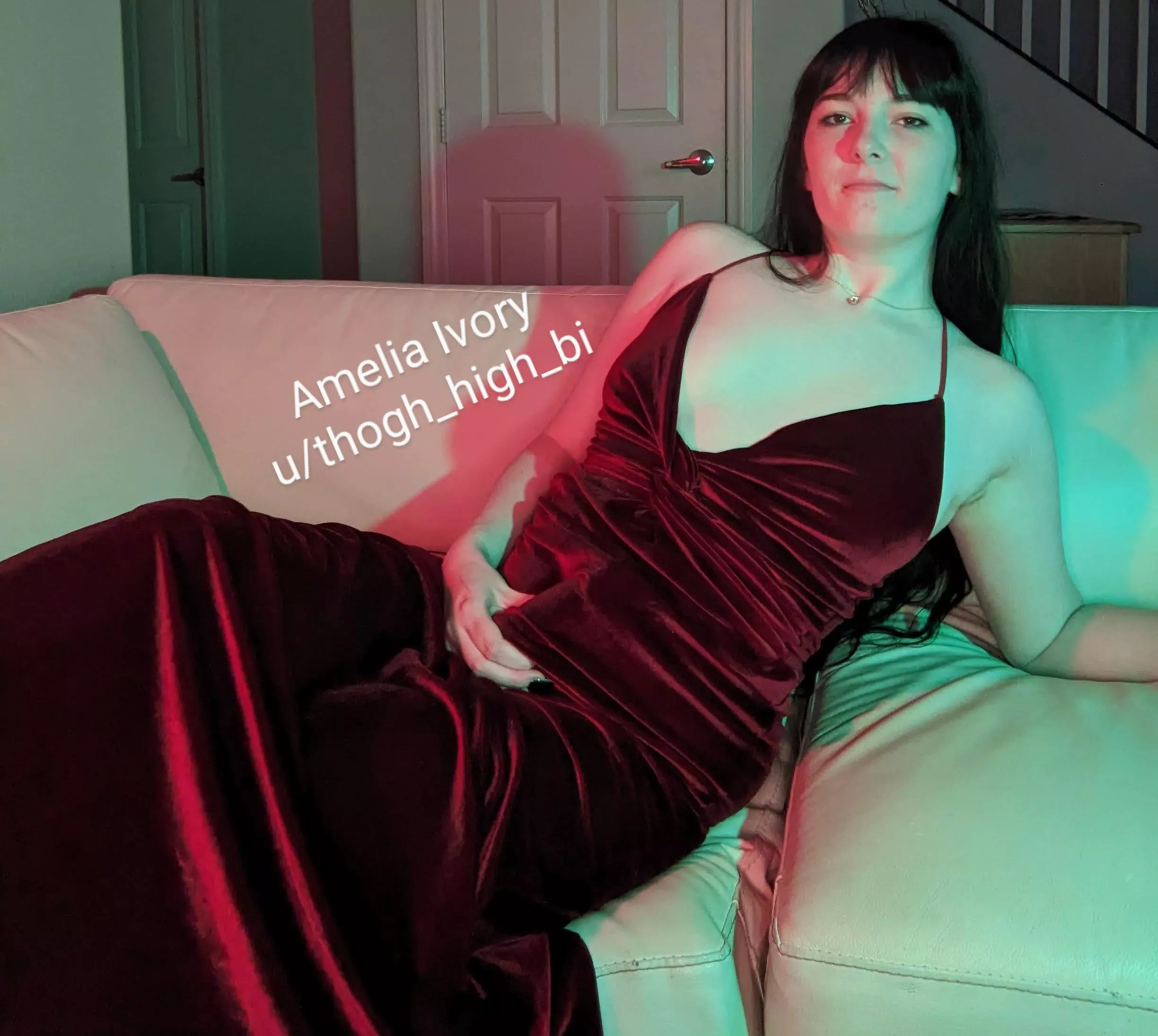 Lift up my skirt and see what you find posted by thogh_high_bi