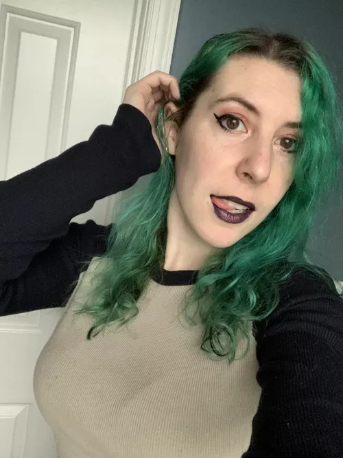 Metallic lips by sirenskiss3