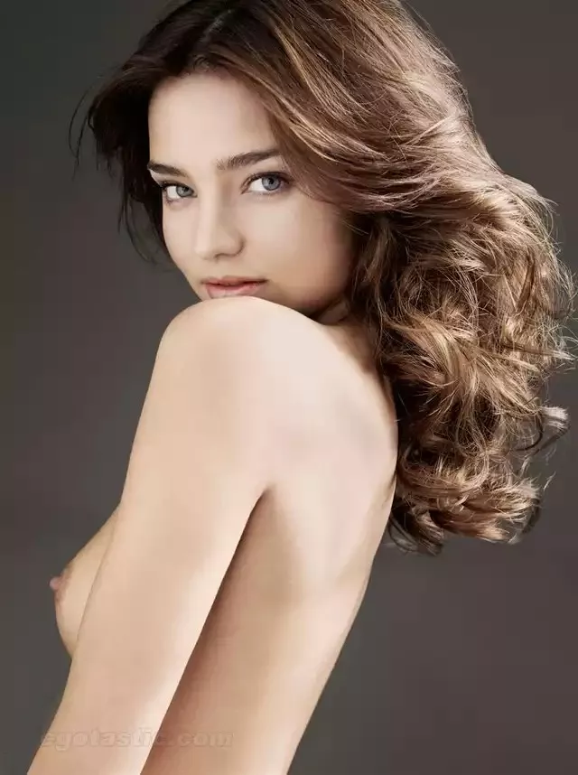 Miranda Kerr posted by Oso-1992
