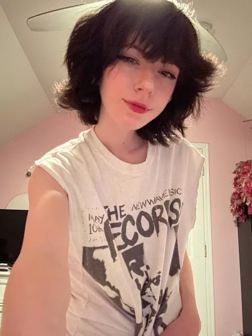 New lipstick ❤️💄Whatcha think? by Additional-Joke3799