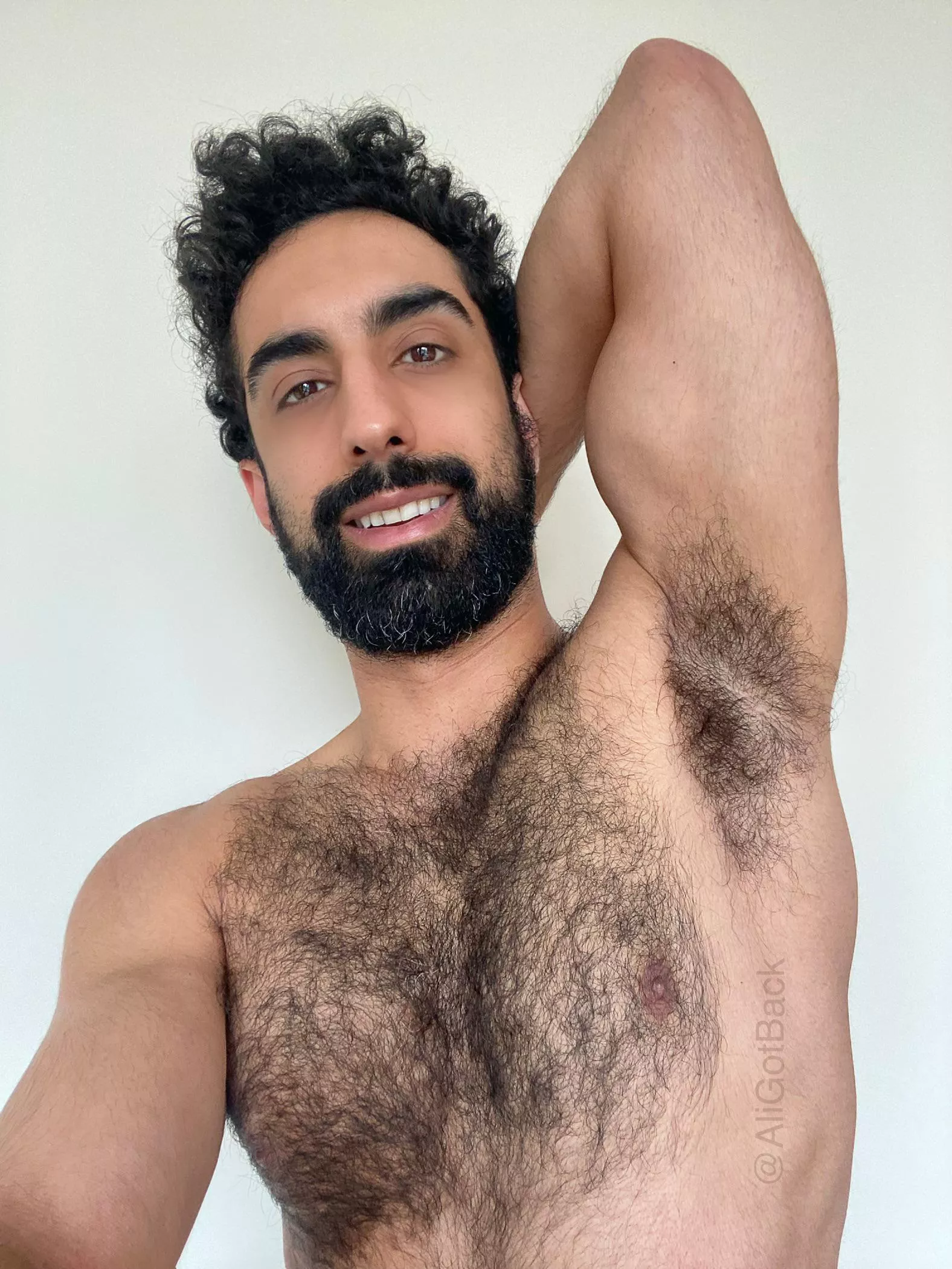 No better smell than these pits in the morning 😉 posted by AliGotBack