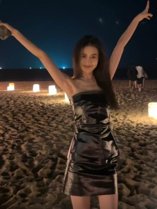 Photos from the beach bonfire party by LindaZhang19883