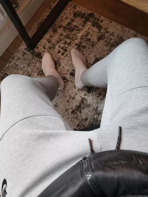 Pull my dick out these techs and worship me 😈😘 by Welsh_Chad