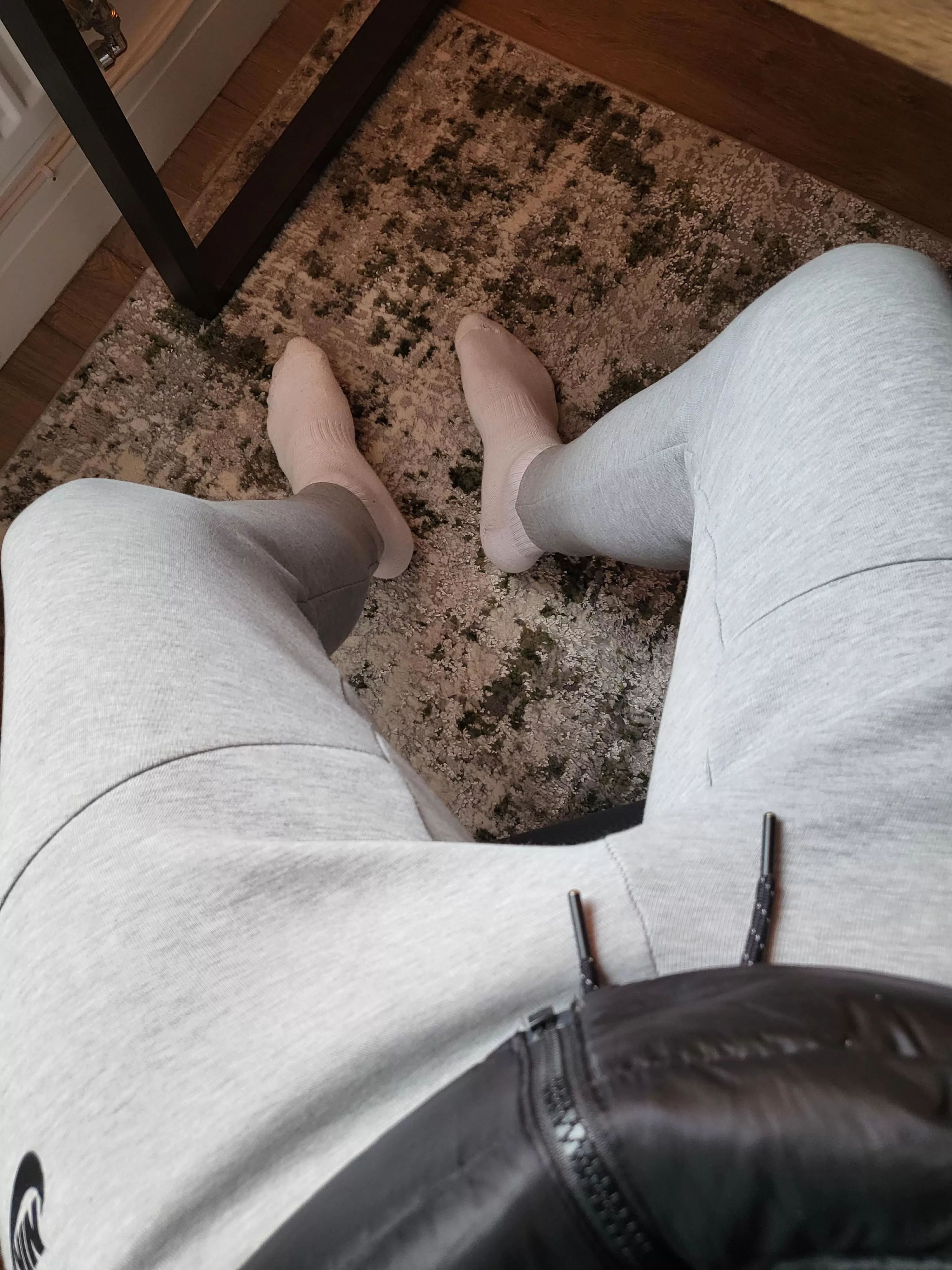 Pull my dick out these techs and worship me 😈😘 posted by Welsh_Chad