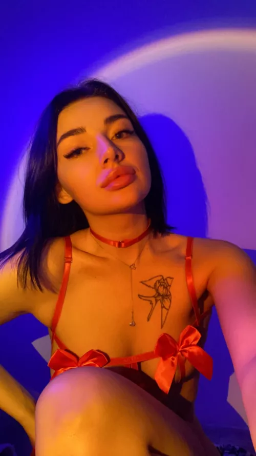 Pull the red ribbon to receive your gift😋 by crazypea432