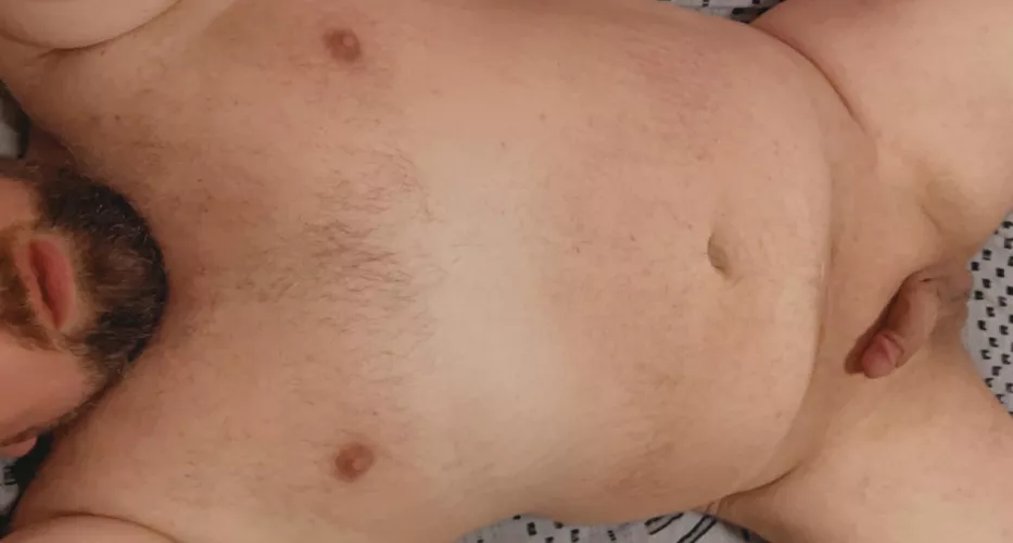 Rainy Friday mornings are perfect for staying in bed and cuddling up. TGIF, y’all! by frattydaddy846