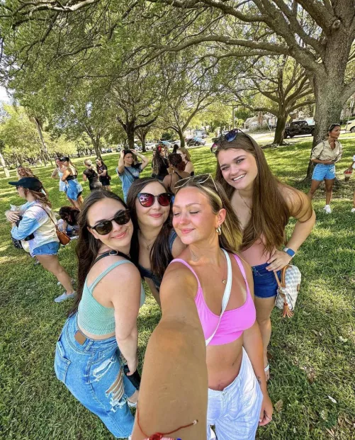 Selfie girls by chatforfun69