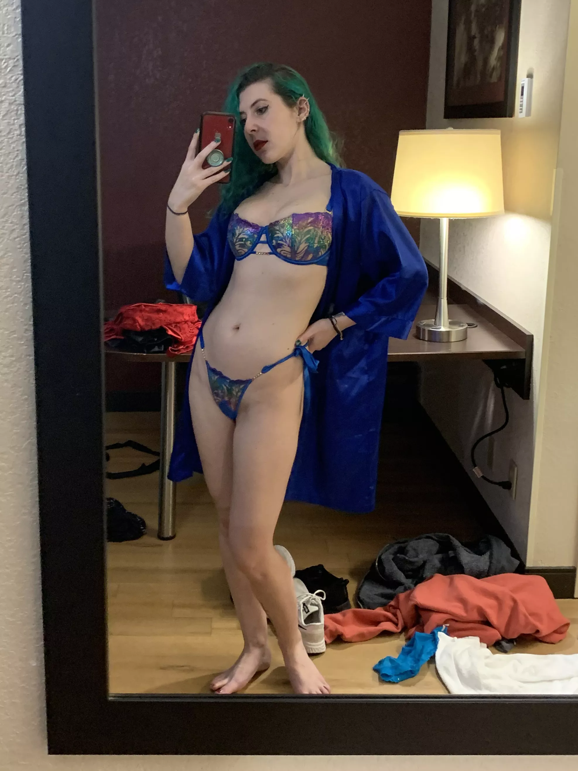 Showin it off [img] posted by sirenskiss3