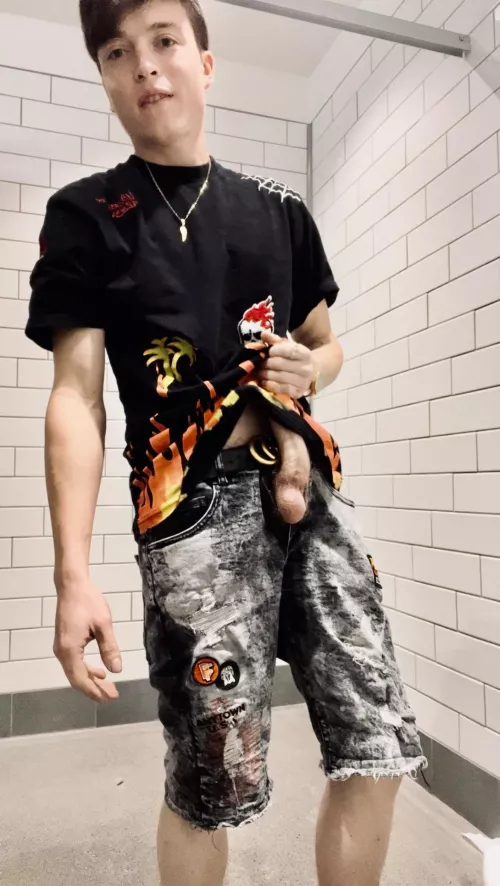 Sometimes I walk around with it just poking out by lrgfry