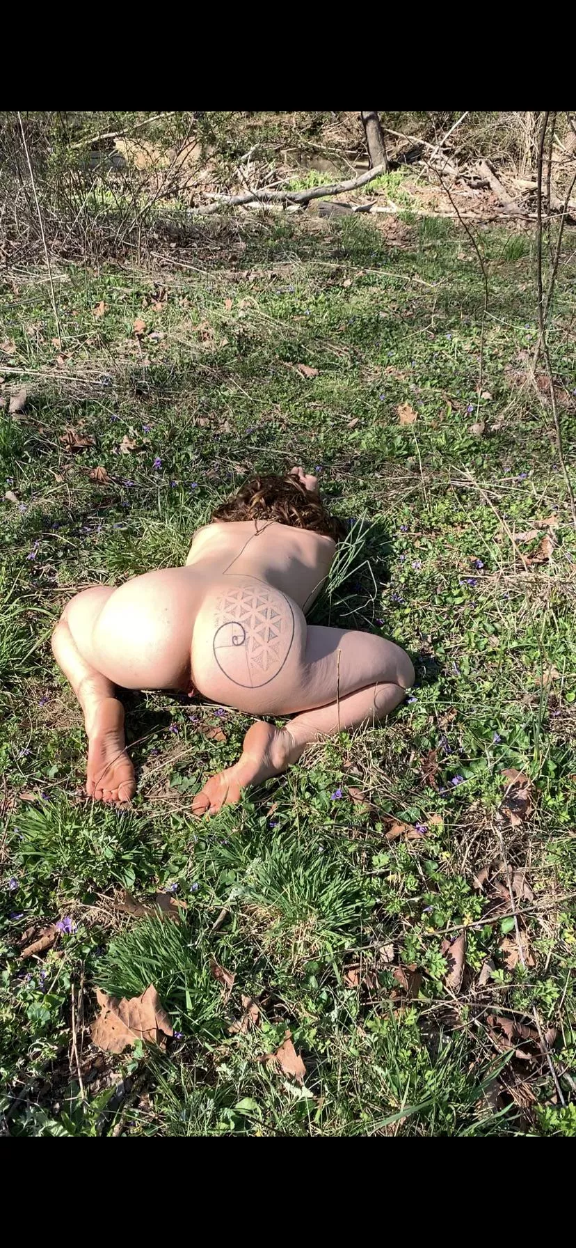 stop to smell the flowers. posted by dirtypooramor