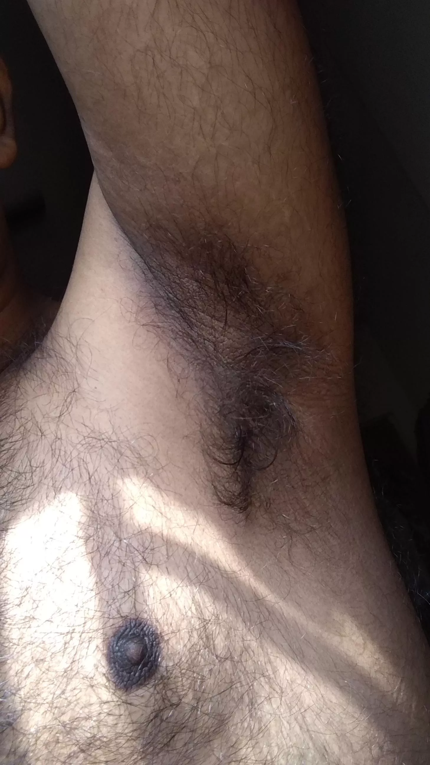 Sunkissed posted by armpitlover00