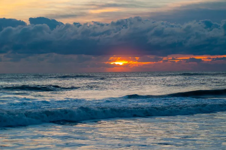 Sunrise at Nags Head by kanecomp