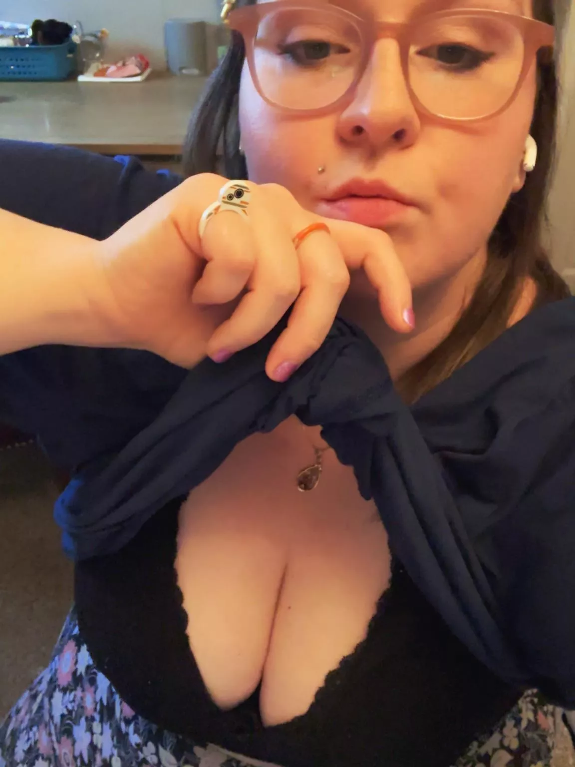 Tell me what you notice first 😌 posted by hopeful_stephy