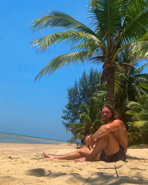 TGIF. Have a blast, bros! by aaaronbrown