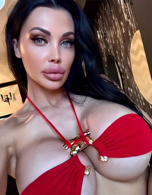 The Queen by NewBimboSimp