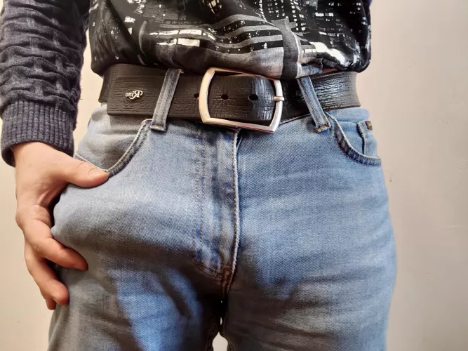 there is no banana... 😅 by DeadMorose111