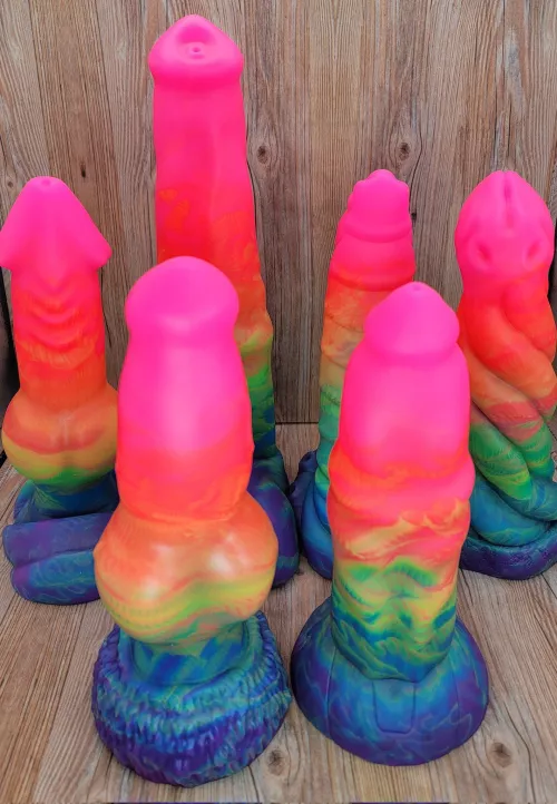 these big beauties from the Wandering Bard drop tonight! 😍🌈 by tomoe-chan