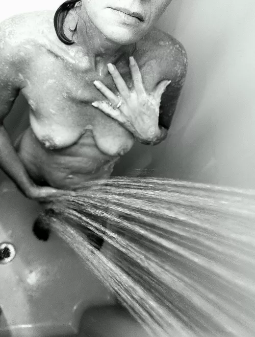 Time to get wet by bourbon_bitchxx