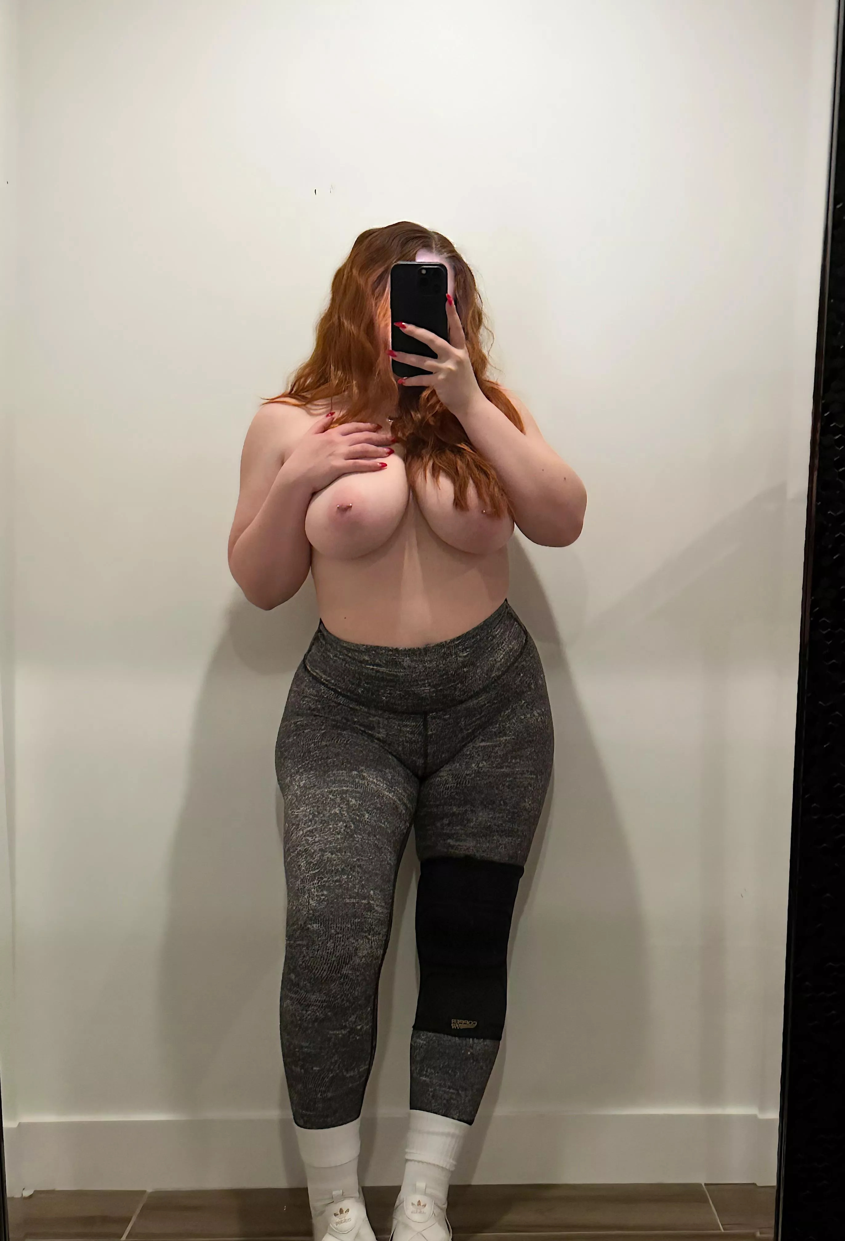 Where I’ve been hiding lately, the gym 🤍 [f] posted by blondejerk