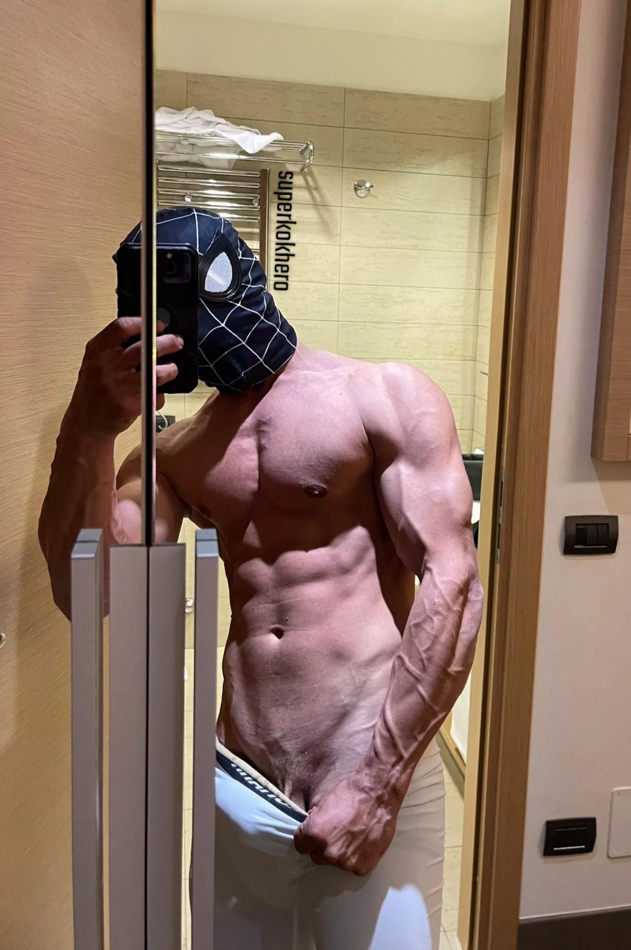 Would u worship me? posted by superKoKhero