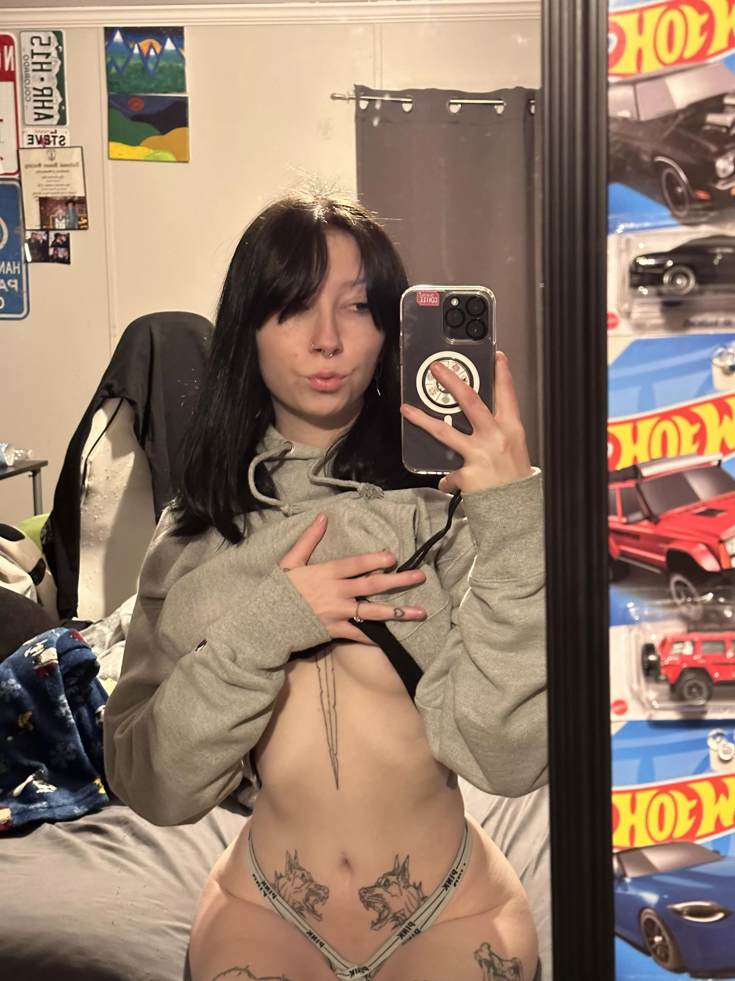 Would you let me sit on your face🫶🏼 posted by AdmirableBedtime