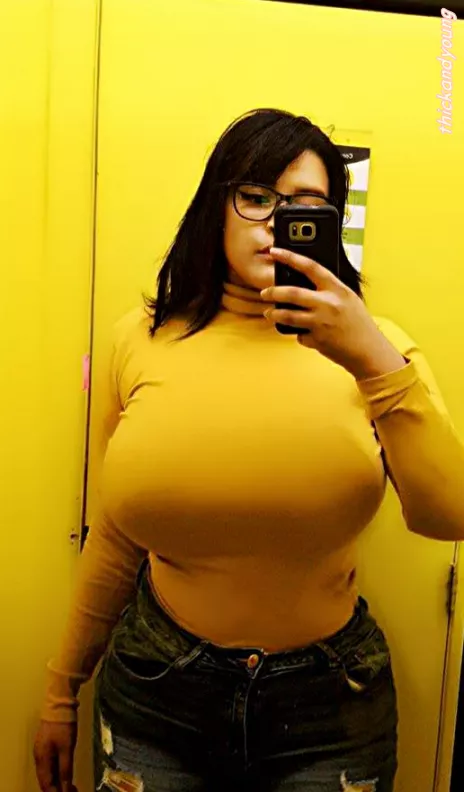 Yellow sweater posted by Swordfry