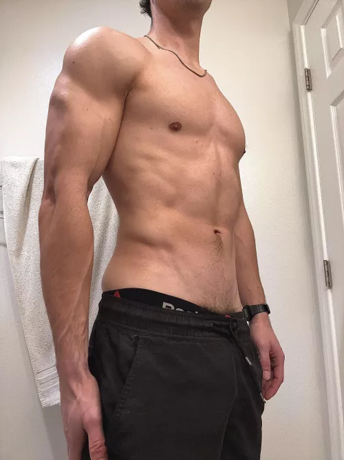 Yesterday’s post gym pump (m)👀 by noone_perv