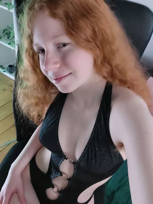 Your kitty is here again! 💙 Streaming live now! (link in the comments!) posted by MollyRedhead