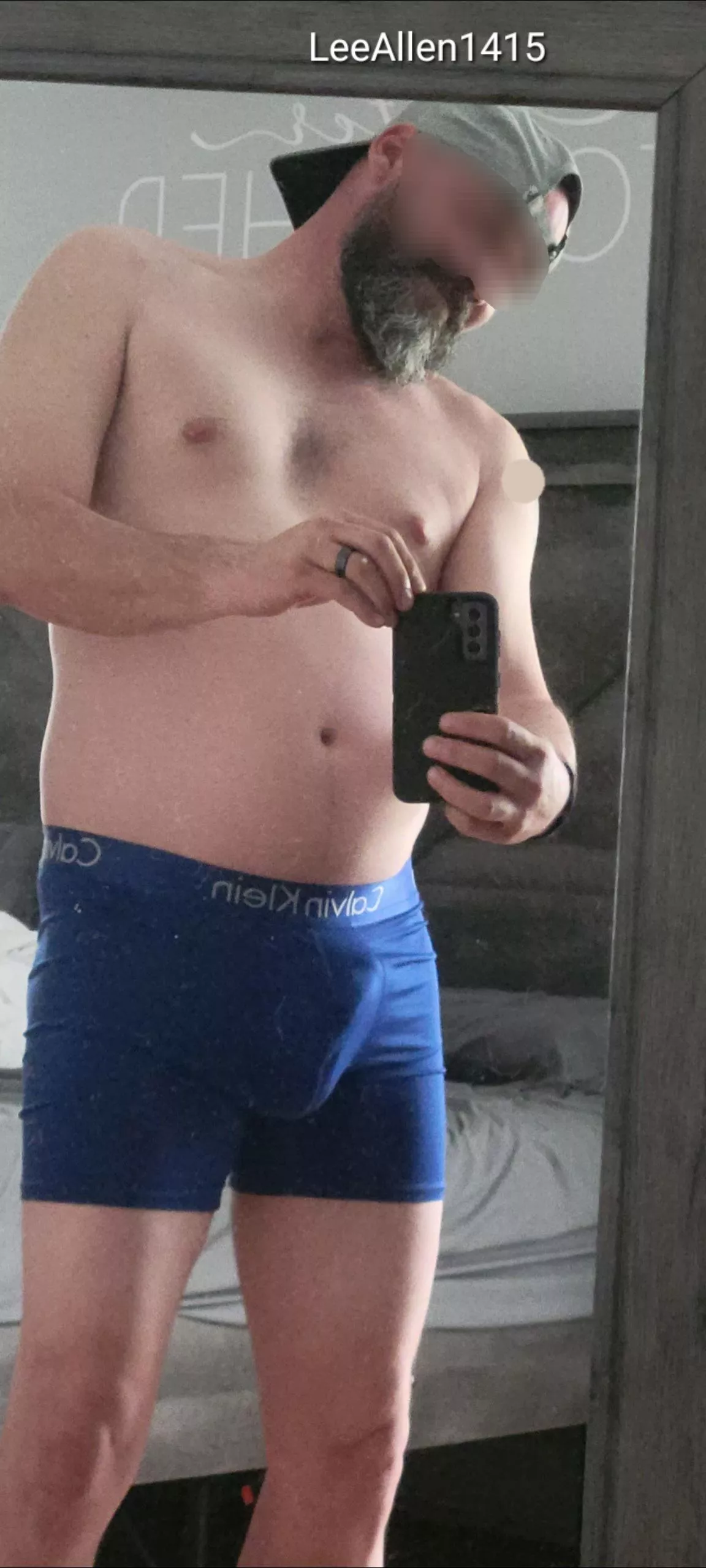 [41] A beard, a bulge, and a backwards hat 😜 posted by Unfair-Lynx4409