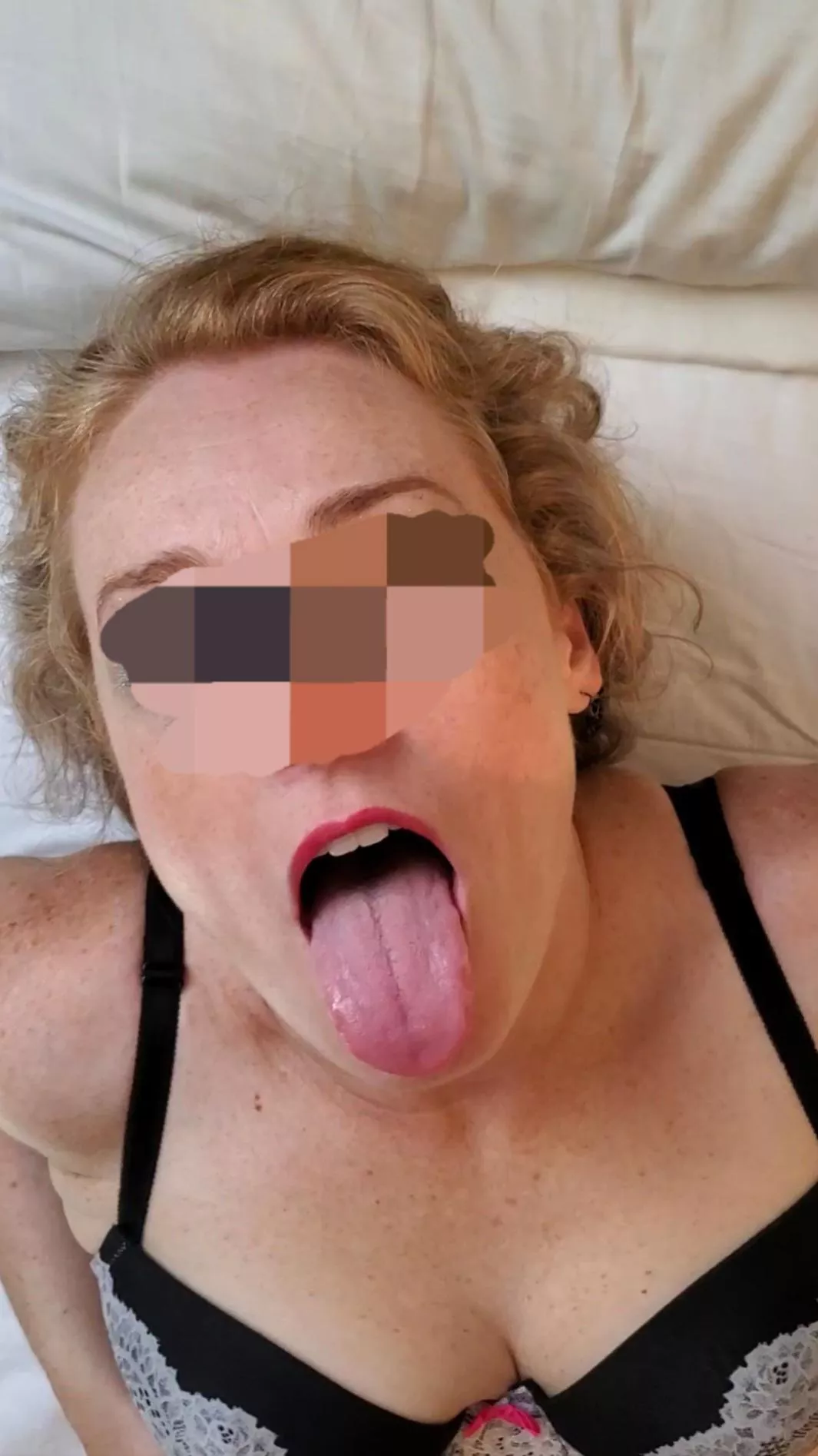 A Grande ginger with freckles and cream to start your day posted by Cum_onMIwifespanties