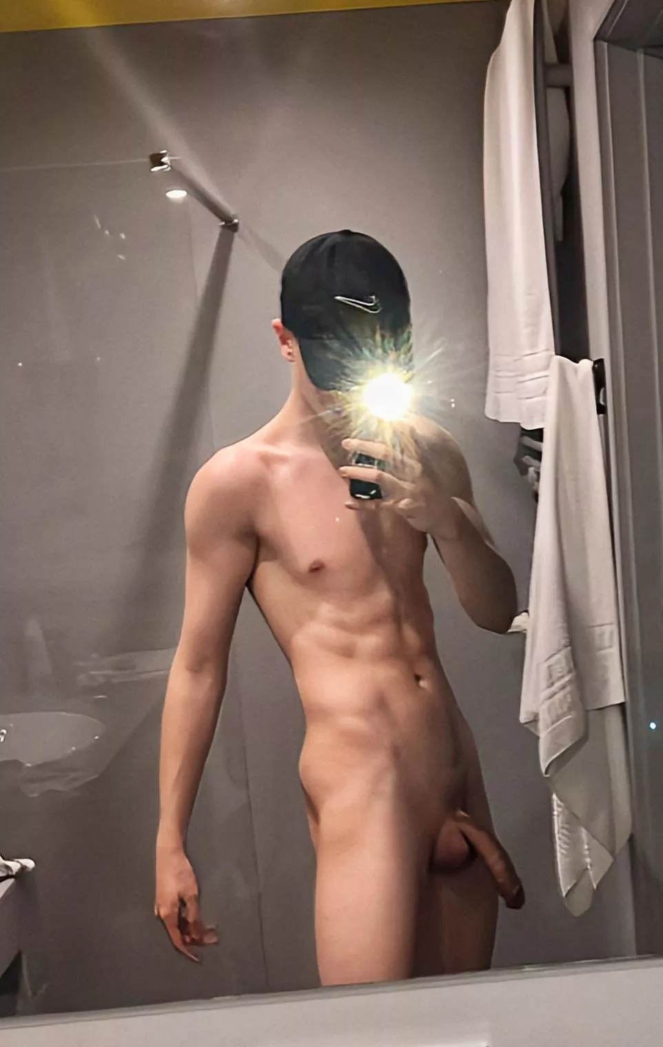 Alweys horny after gym 😈 posted by twinkjiwo