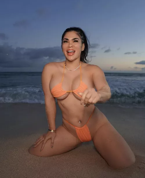 Busting ou! by Rachael_Ostovich