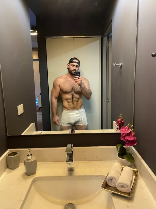 Can you spot the bulge? by DueSir3312