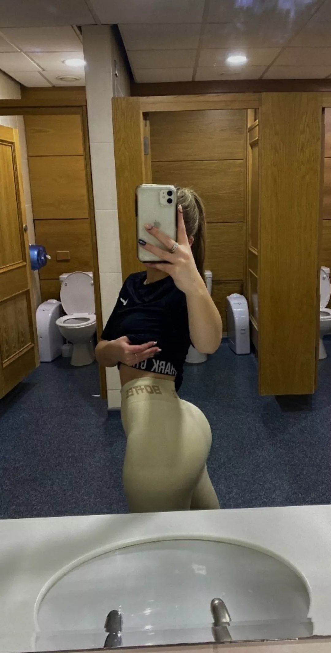 Chavs in leggings are my favourite posted by Gooner9012