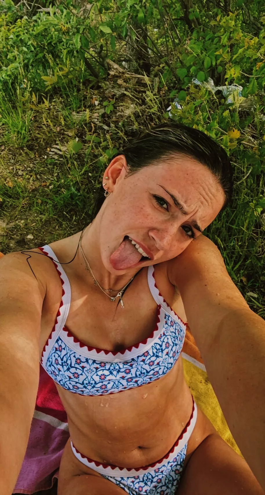 Cutie outdoors posted by Wallydinger123