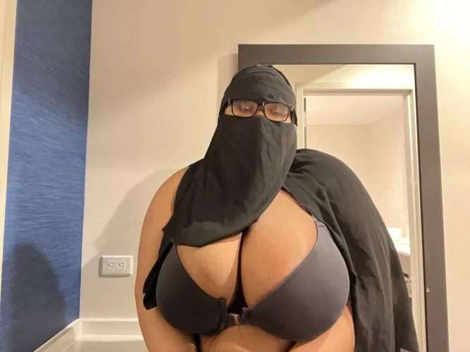 Daddy 😝 let me be a good Muslim slut for you by Muslim_slut2