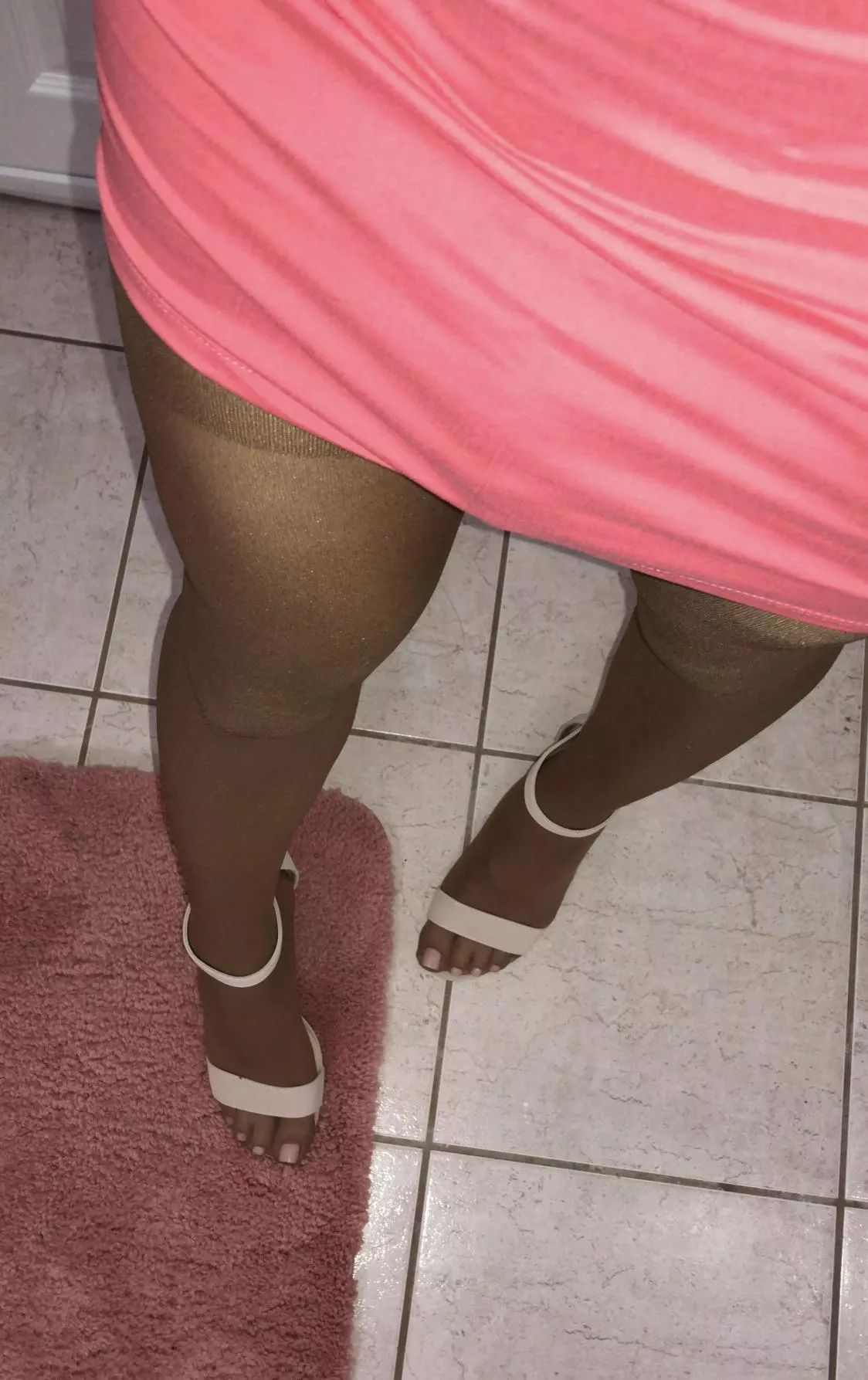 Do you like my toes 😊 posted by userrozz