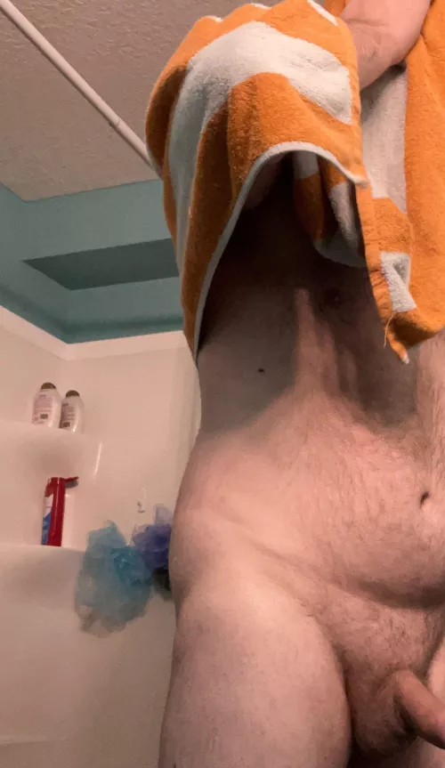 Drying off. No cubs visited me in the🚿🚿 tho. 🙃🙃 by BeardeddBombshell