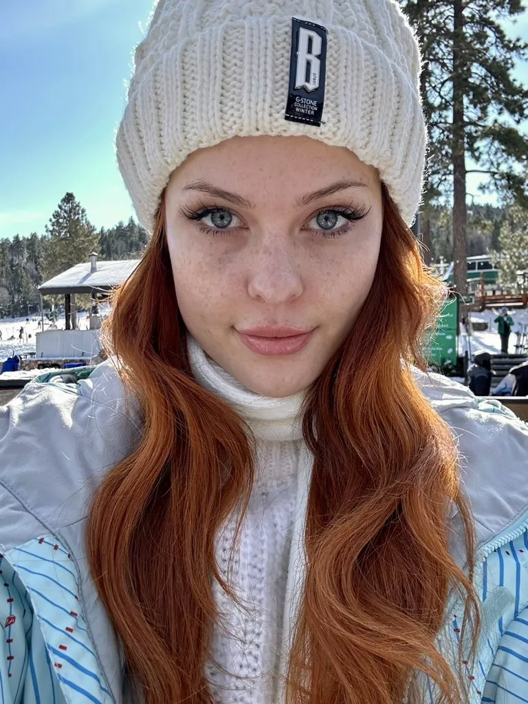 EllyAfterDark posted by [deleted]