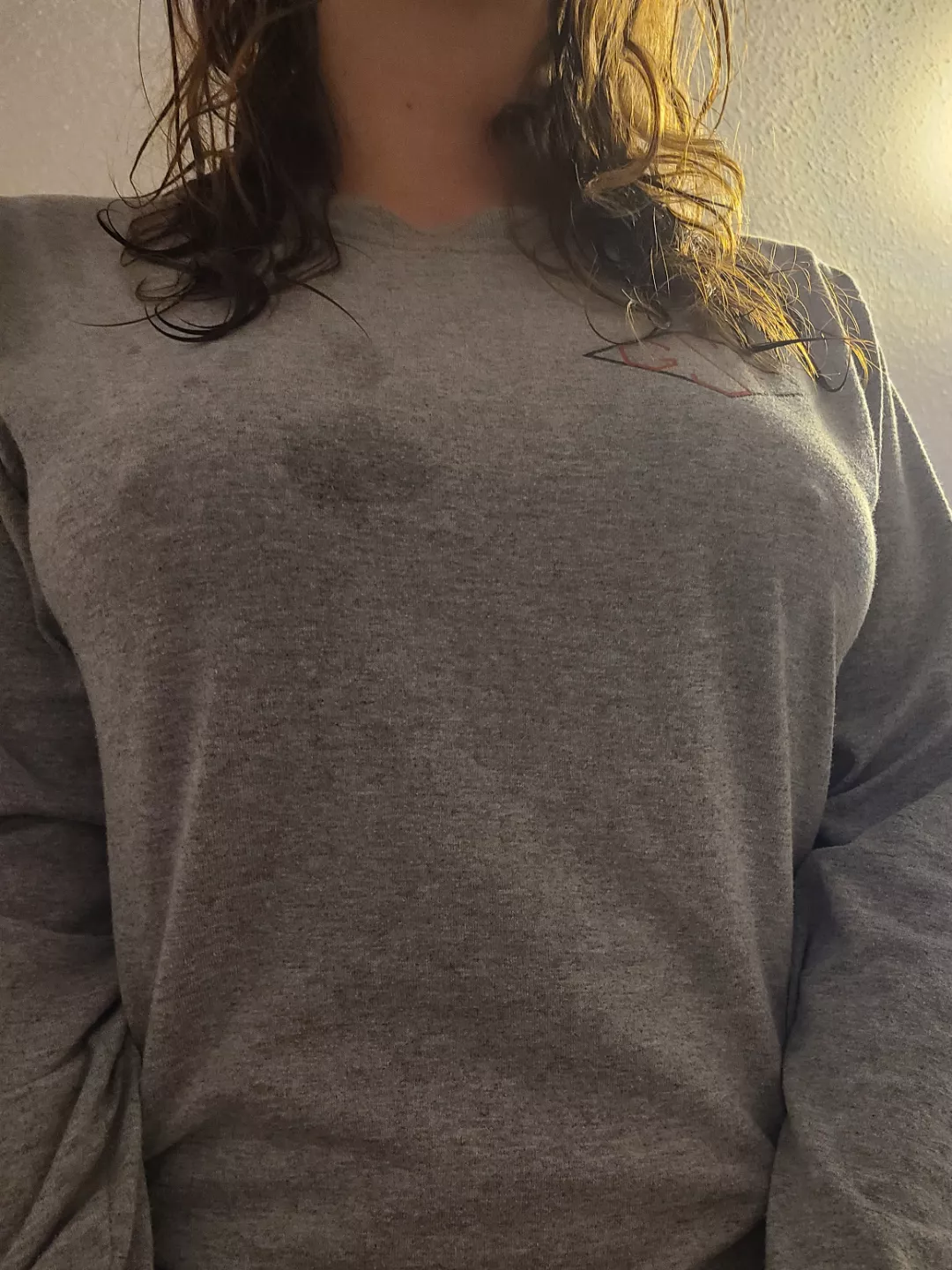 Excuse the wet hair 🤭 posted by Taylor_Heart96