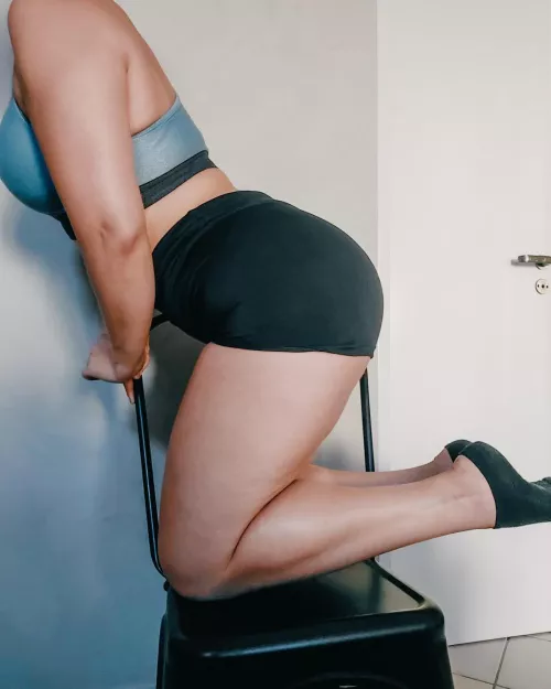 [F] i love this gym outfit. Hope you like it 😁 by AntiqueMonroe