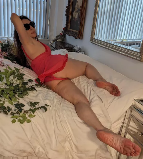 Feeling a little lonely on this Saturday morning! (F)56 OC by LeAutumnRose