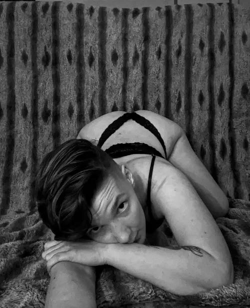 Hair just long enough for a handful. by hurley_kangaroo