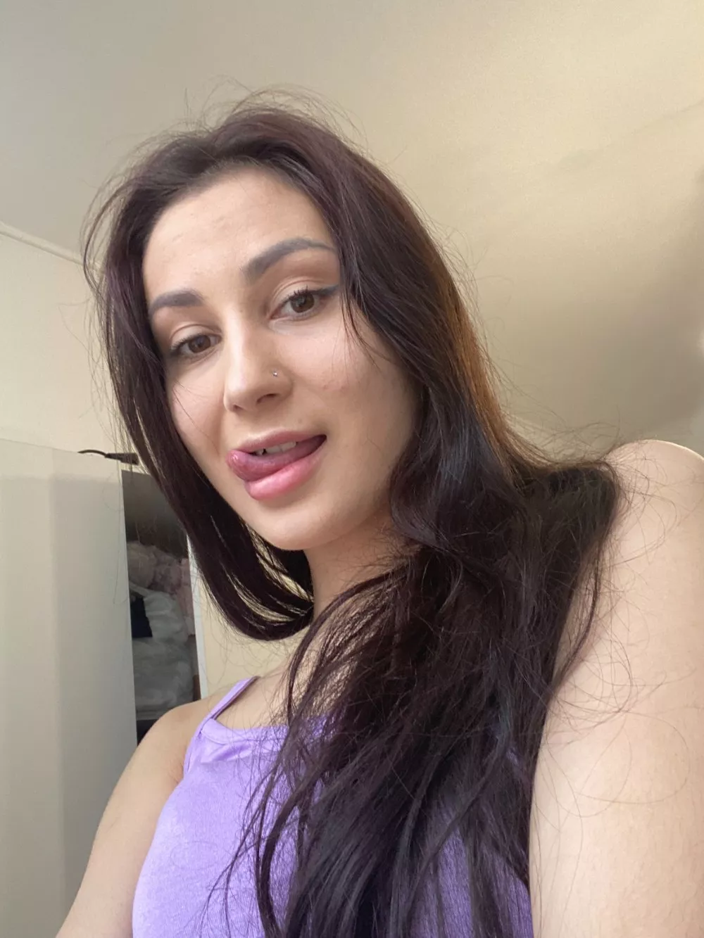 Hairs in a cheeky modes posted by AgedSunfish919